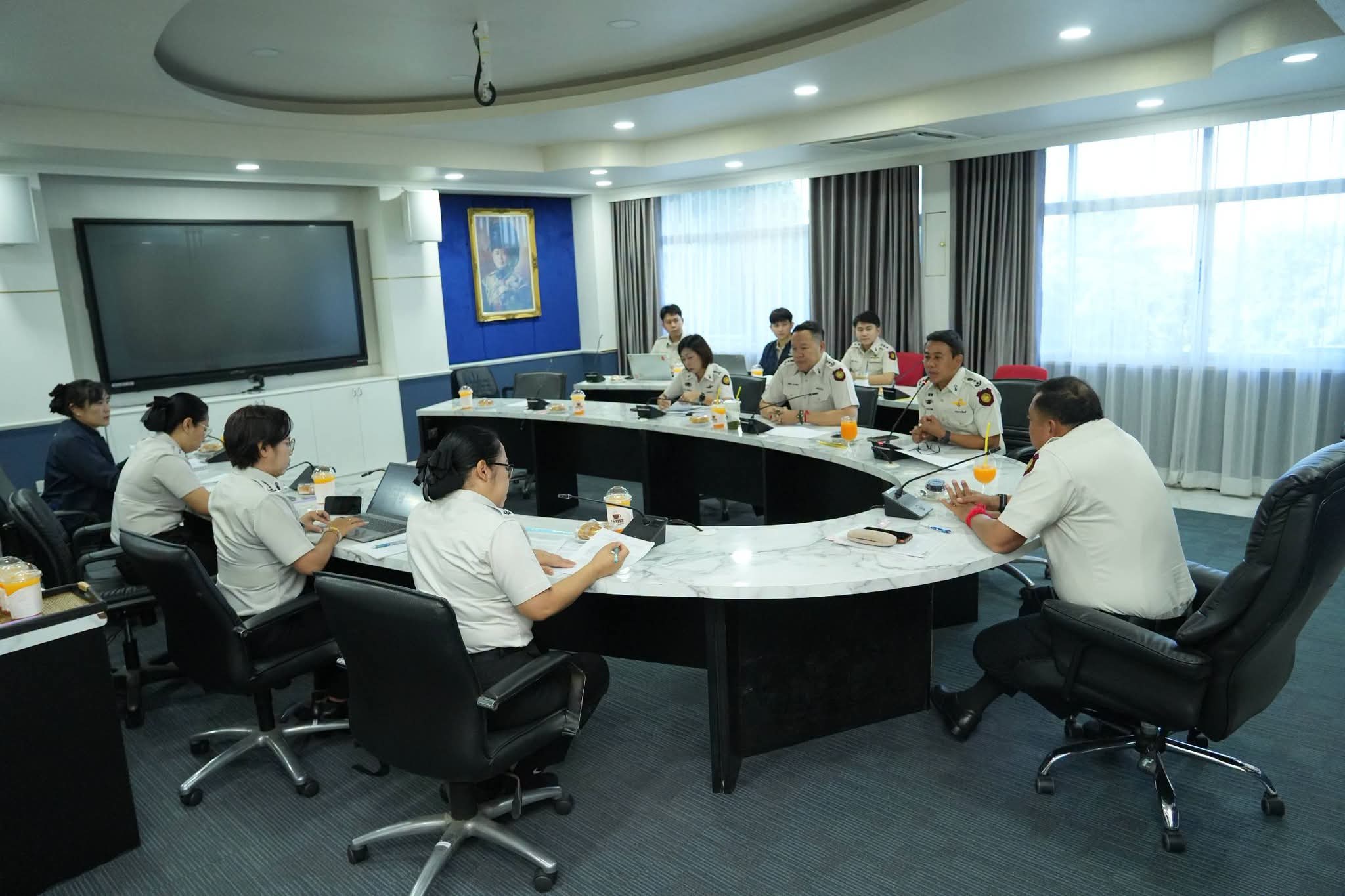 กองวิชาการและพัฒนานวัตกรรมราชทัณฑ์จัดประชุมเพื่อหารือแนวทางการจัดทำโครงการอบรม หลักสูตร "การใช้เทคโนโลยีสารสนเทศและเครื่องมือปัญญาประดิษฐ์ฯ (AI) ทางการแพทย์ฯ fb img 1782118624485
