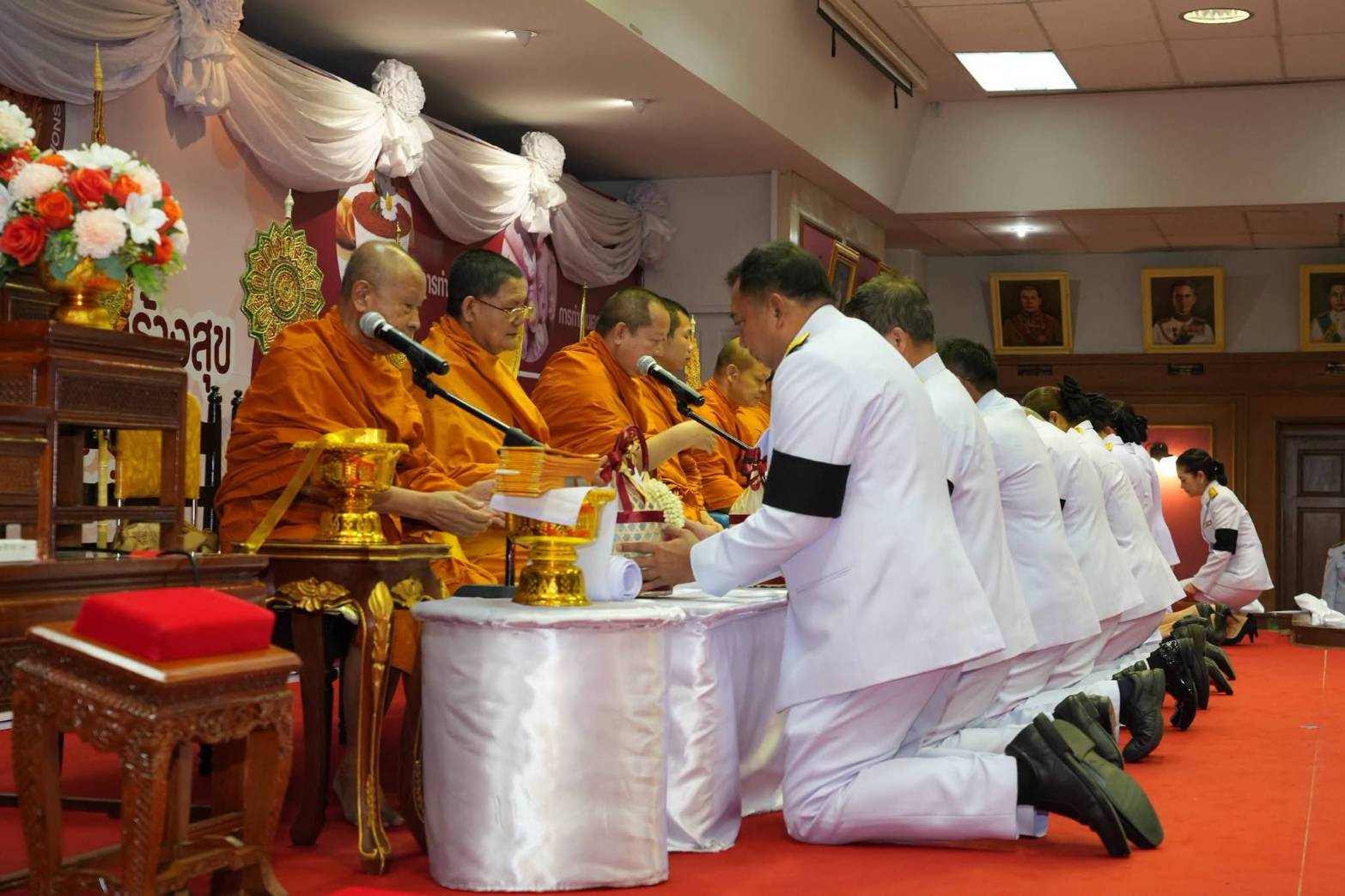 กองวิชาการและพัฒนานวัตกรรมราชทัณฑ์เข้าร่วมกิจกรรมทำบุญตักบาตรทักษิณานุปทาน (ปัณรสมวาร) อุทิศถวายเป็นพระกุศลแด่สมเด็จพระเจ้าลูกเธอ เจ้าฟ้าพัชรกิติยาภา นเรนทิราเทพยวดี กรมหลวงราชสาริณีสิริพัชร มหาวัชรราชธิดา 97505 0