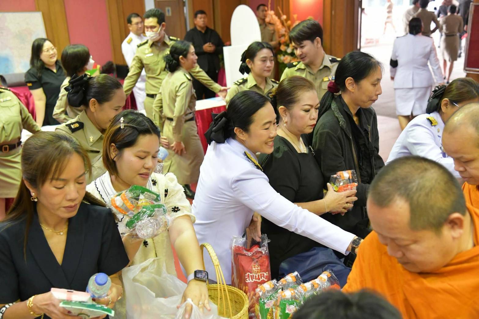 กองวิชาการและพัฒนานวัตกรรมราชทัณฑ์เข้าร่วมกิจกรรมทำบุญตักบาตรทักษิณานุปทาน (ปัณรสมวาร) อุทิศถวายเป็นพระกุศลแด่สมเด็จพระเจ้าลูกเธอ เจ้าฟ้าพัชรกิติยาภา นเรนทิราเทพยวดี กรมหลวงราชสาริณีสิริพัชร มหาวัชรราชธิดา 97511 0