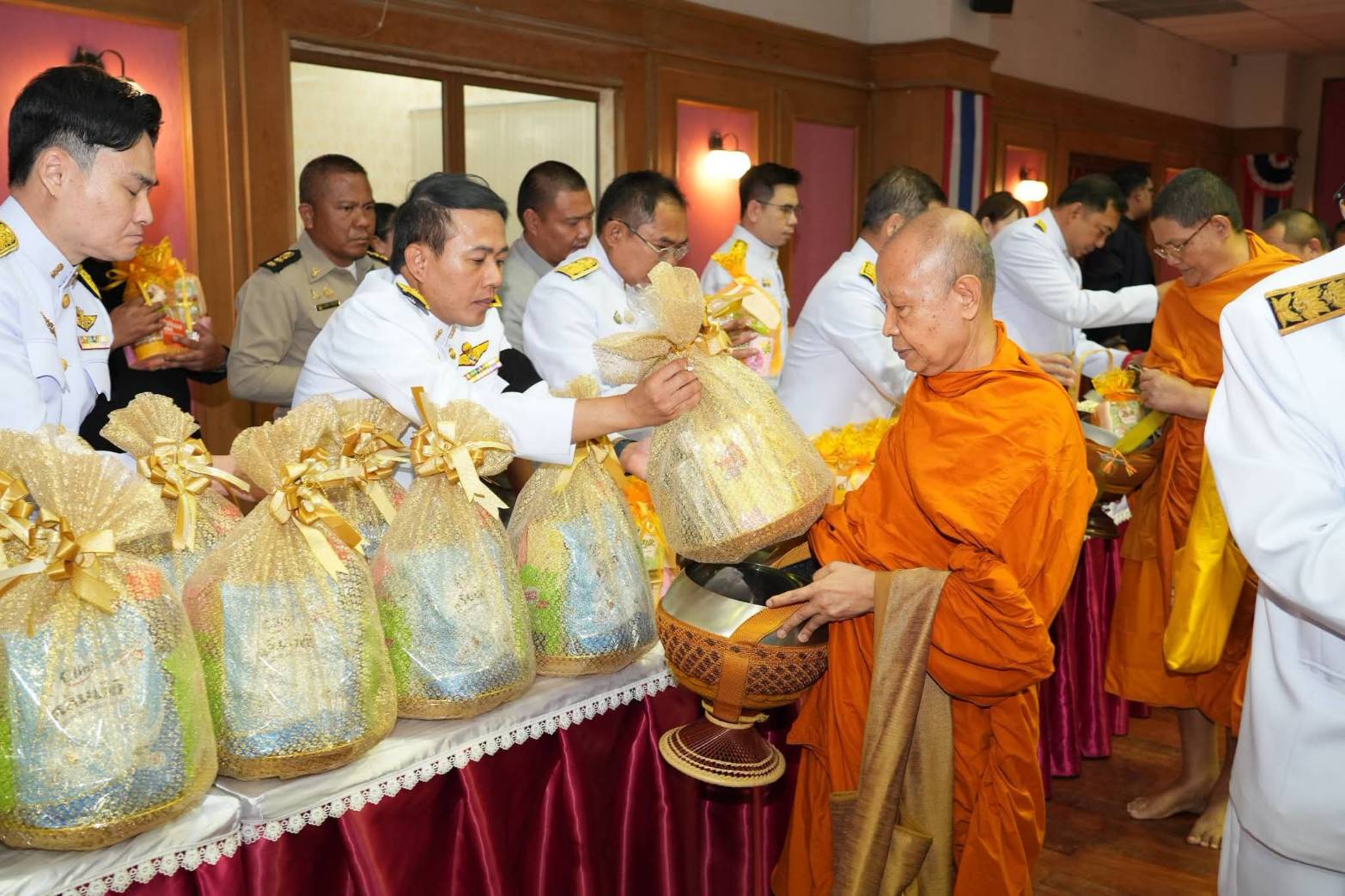กองวิชาการและพัฒนานวัตกรรมราชทัณฑ์เข้าร่วมกิจกรรมทำบุญตักบาตรทักษิณานุปทาน (ปัณรสมวาร) อุทิศถวายเป็นพระกุศลแด่สมเด็จพระเจ้าลูกเธอ เจ้าฟ้าพัชรกิติยาภา นเรนทิราเทพยวดี กรมหลวงราชสาริณีสิริพัชร มหาวัชรราชธิดา 97519 0
