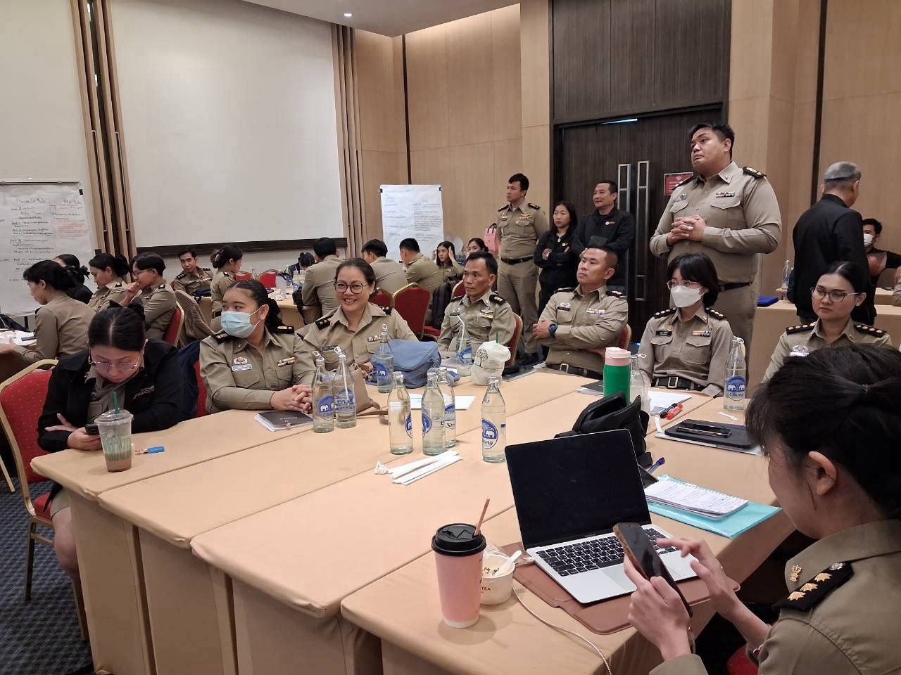 กองวิชาการและพัฒนานวัตกรรมราชทัณฑ์ร่วมเป็นวิทยากรบรรยายถ่ายทอดความรู้ในหัวข้อวิชา "การวิเคราะห์การนำแนวทางในการปฏิบัติต่อผู้ต้องขังตามมาตรฐานสากลในมุมมอง ของผู้ปฏิบัติงานไปสู่การปฏิบัติในเรือนจำและทัณฑสถาน" s 2015272 0