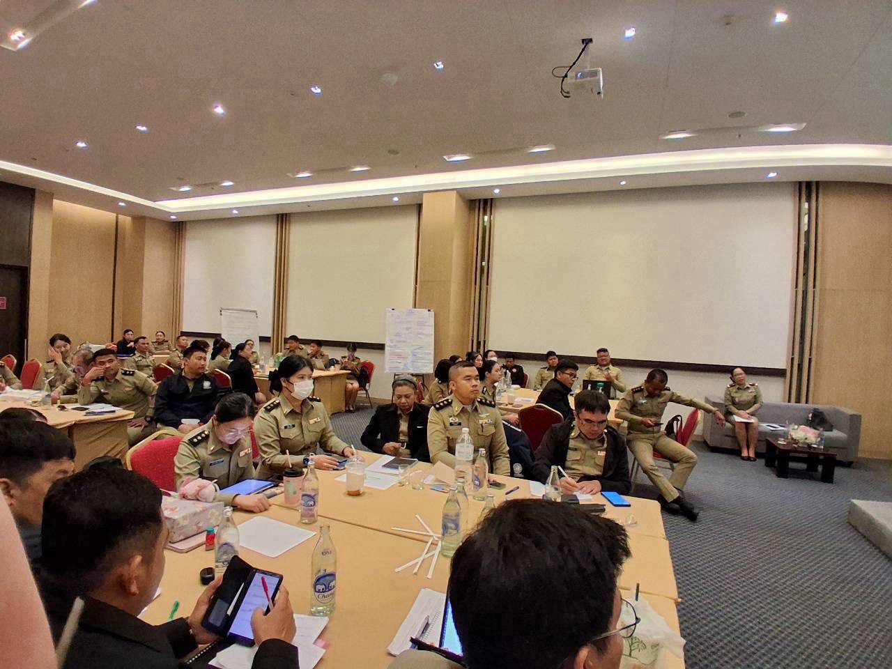 กองวิชาการและพัฒนานวัตกรรมราชทัณฑ์ร่วมเป็นวิทยากรบรรยายถ่ายทอดความรู้ในหัวข้อวิชา "การวิเคราะห์การนำแนวทางในการปฏิบัติต่อผู้ต้องขังตามมาตรฐานสากลในมุมมอง ของผู้ปฏิบัติงานไปสู่การปฏิบัติในเรือนจำและทัณฑสถาน" s 2015277 0