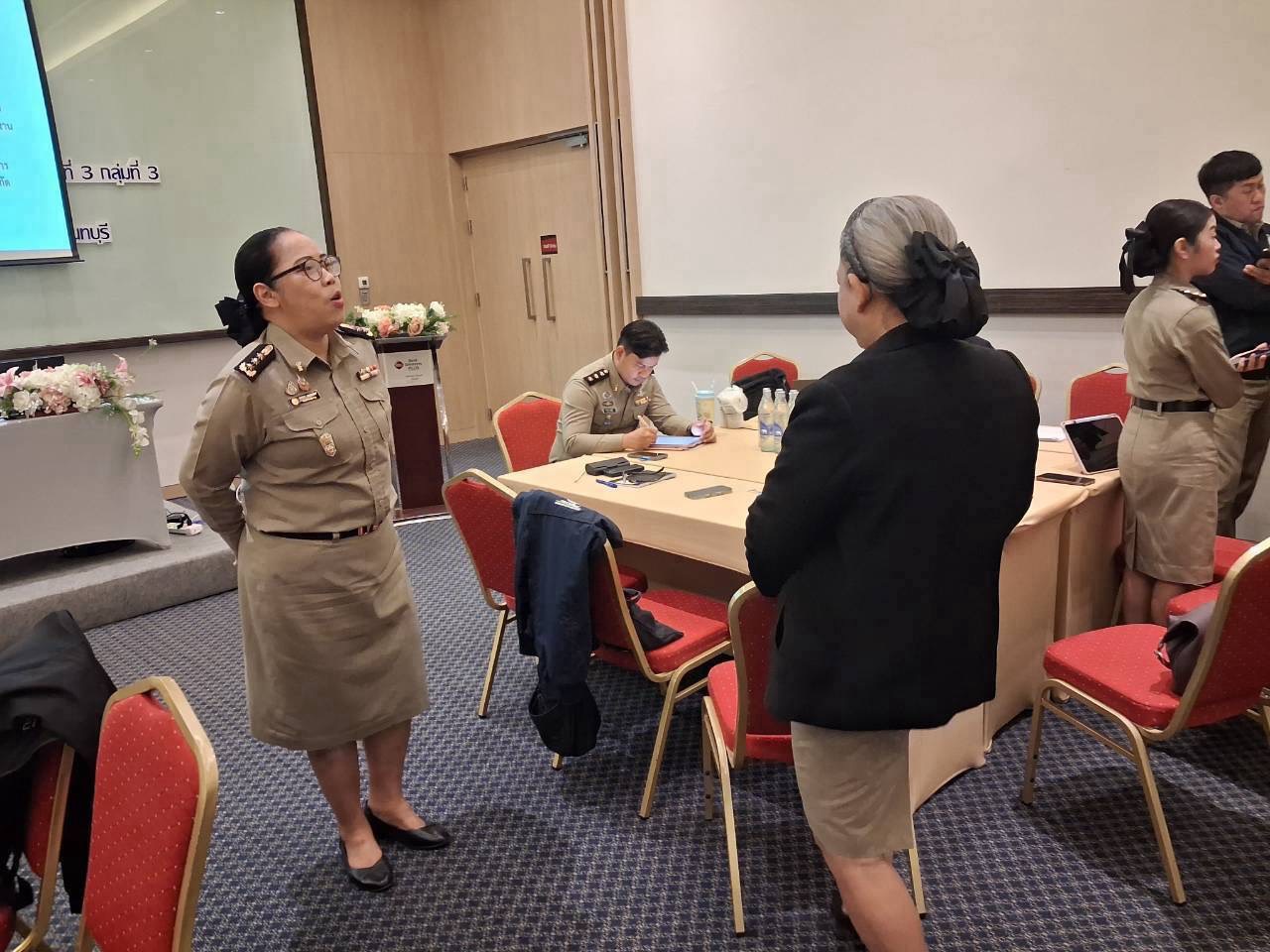 กองวิชาการและพัฒนานวัตกรรมราชทัณฑ์ร่วมเป็นวิทยากรบรรยายถ่ายทอดความรู้ในหัวข้อวิชา "การวิเคราะห์การนำแนวทางในการปฏิบัติต่อผู้ต้องขังตามมาตรฐานสากลในมุมมอง ของผู้ปฏิบัติงานไปสู่การปฏิบัติในเรือนจำและทัณฑสถาน" s 2015278 0