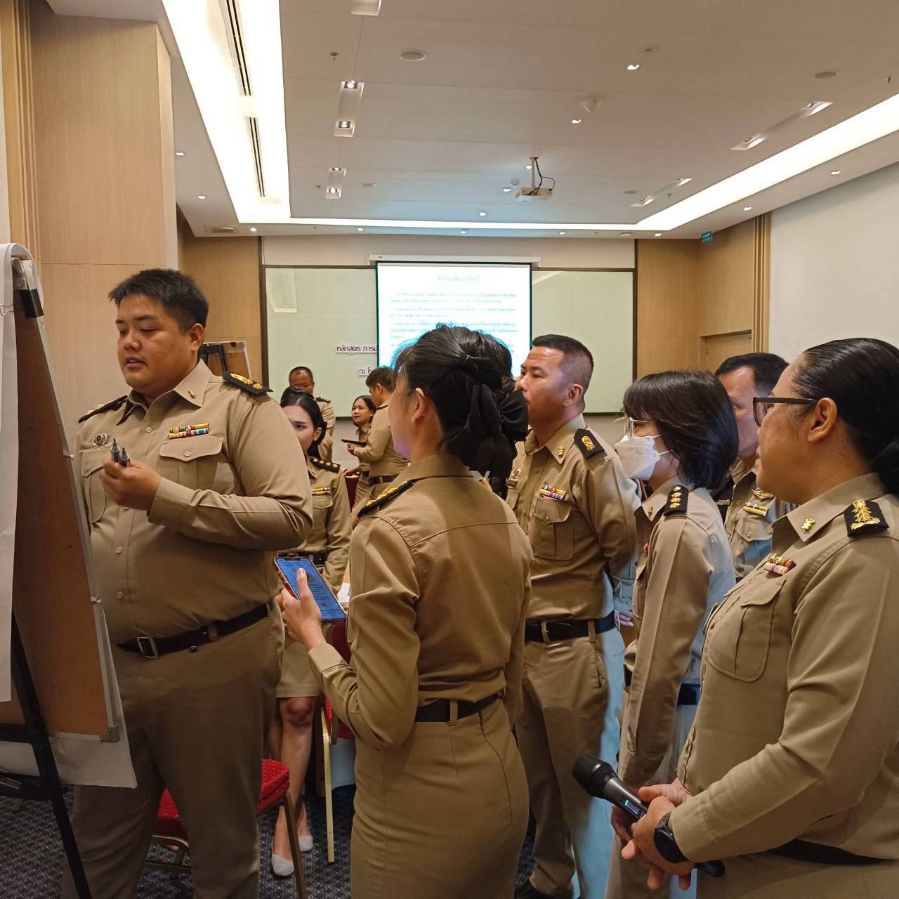 กองวิชาการและพัฒนานวัตกรรมราชทัณฑ์ร่วมเป็นวิทยากรบรรยายถ่ายทอดความรู้ในหัวข้อวิชา "การวิเคราะห์การนำแนวทางในการปฏิบัติต่อผู้ต้องขังตามมาตรฐานสากลในมุมมอง ของผู้ปฏิบัติงานไปสู่การปฏิบัติในเรือนจำและทัณฑสถาน" s 2015285 0