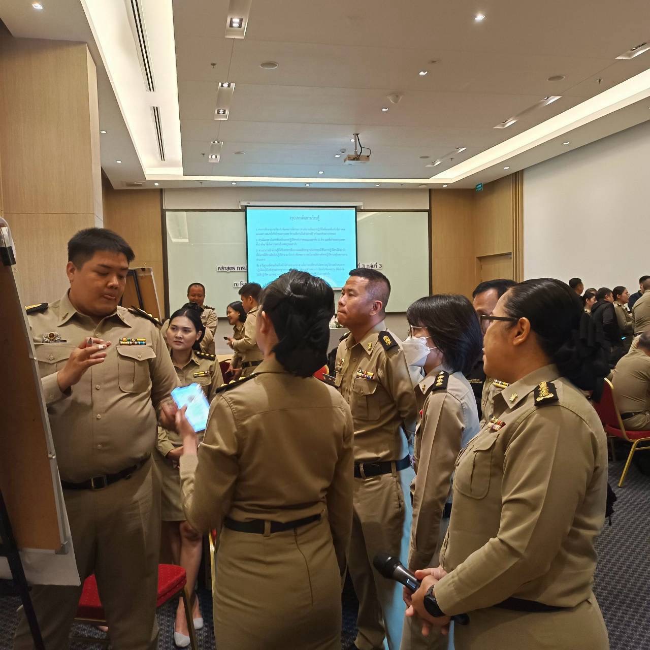 กองวิชาการและพัฒนานวัตกรรมราชทัณฑ์ร่วมเป็นวิทยากรบรรยายถ่ายทอดความรู้ในหัวข้อวิชา "การวิเคราะห์การนำแนวทางในการปฏิบัติต่อผู้ต้องขังตามมาตรฐานสากลในมุมมอง ของผู้ปฏิบัติงานไปสู่การปฏิบัติในเรือนจำและทัณฑสถาน" s 2015288 0