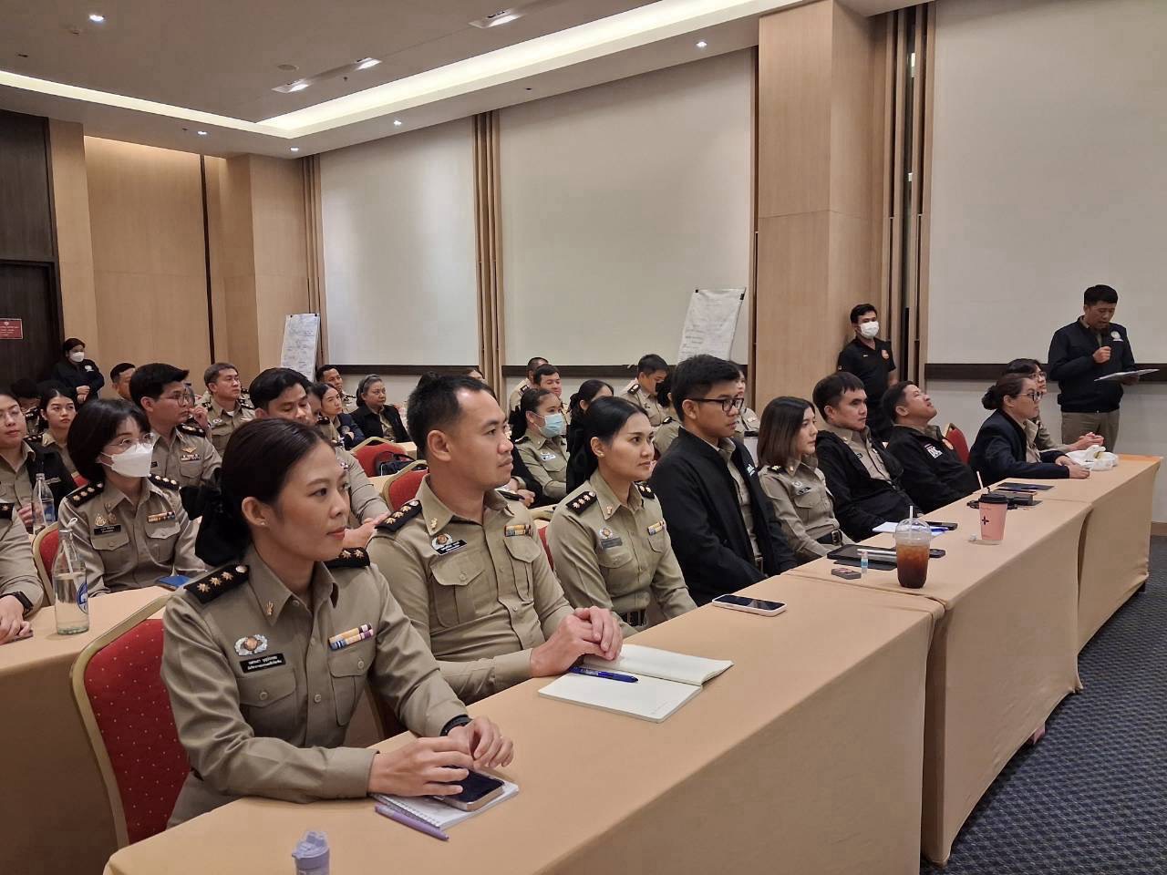 กองวิชาการและพัฒนานวัตกรรมราชทัณฑ์ร่วมเป็นวิทยากรบรรยายถ่ายทอดความรู้ในหัวข้อวิชา "การวิเคราะห์การนำแนวทางในการปฏิบัติต่อผู้ต้องขังตามมาตรฐานสากลในมุมมอง ของผู้ปฏิบัติงานไปสู่การปฏิบัติในเรือนจำและทัณฑสถาน" s 2015295 0
